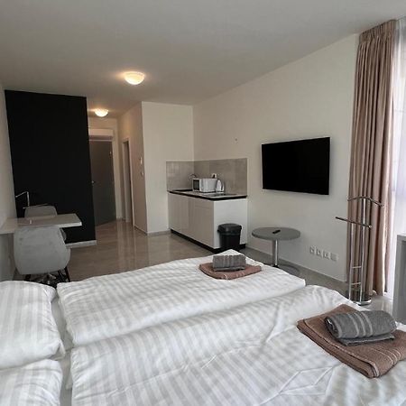 Air Conditioned 1 Room Apartment Vienna Gate, 2 Bratislava Exterior foto