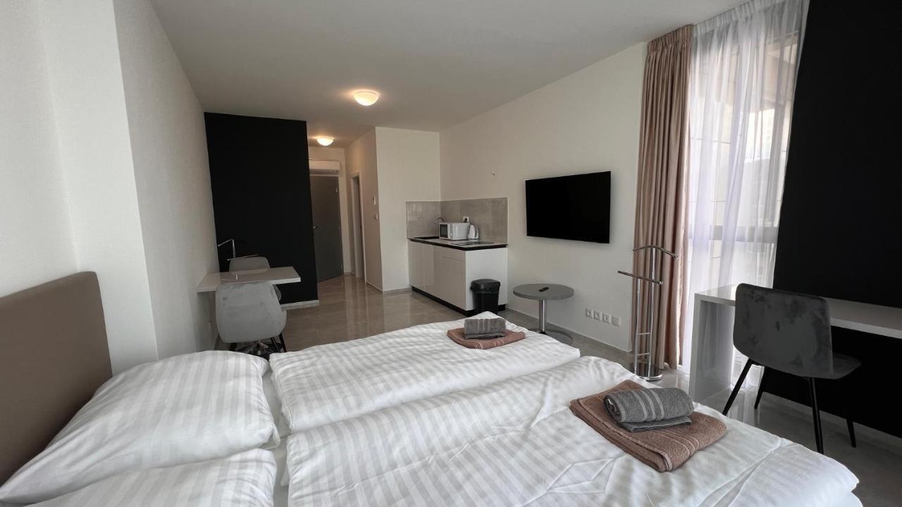 Air Conditioned 1 Room Apartment Vienna Gate, 2 Bratislava Exterior foto